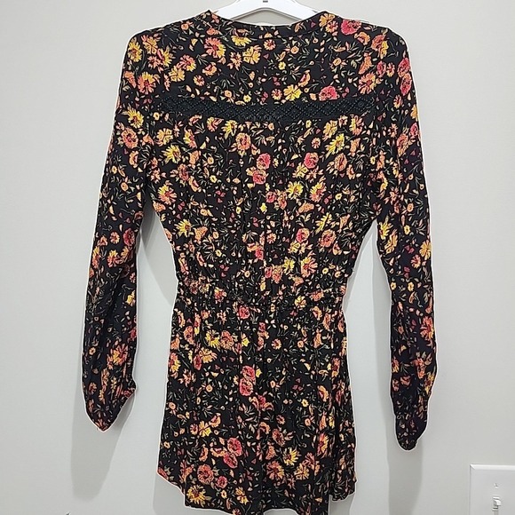 NWT Oliveaceous Floral Long Sleeve Romper Boho Chic Black Shorts Jumper Size S - Picture 8 of 11